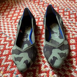 Rothy's Green and Black Camouflage Loafers 11 NWOT